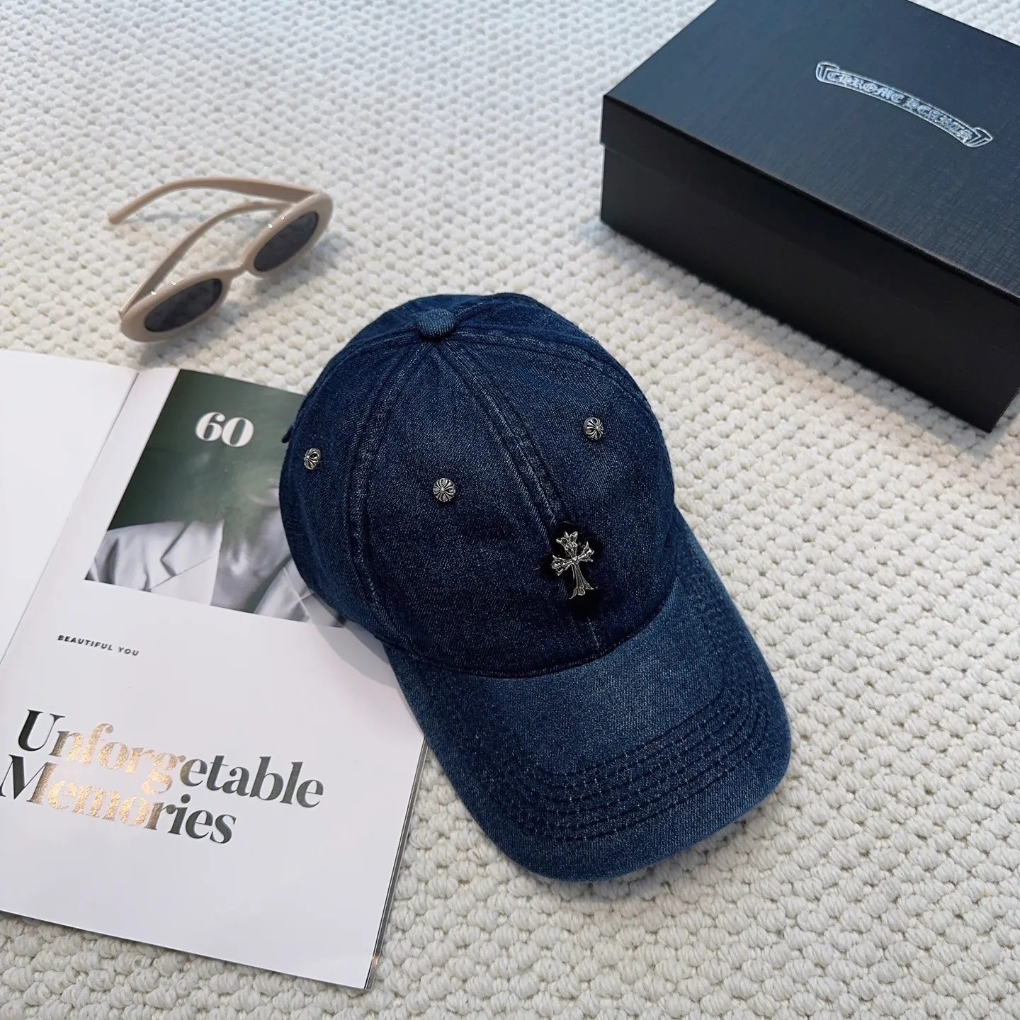 P60 Crow Heart 🆕🆕25 new washed denim baseball cap, personalized fashion classic cross logo, casual with a cool feeling, unisex style, same style for men and women! Very easy to match! Head circumference: 56-58cm is available
